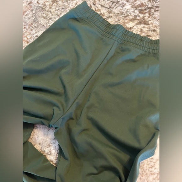 M Victoria’s Secret Love Pink active sport green leggings Jogger pants Medium - Picture 2 of 8